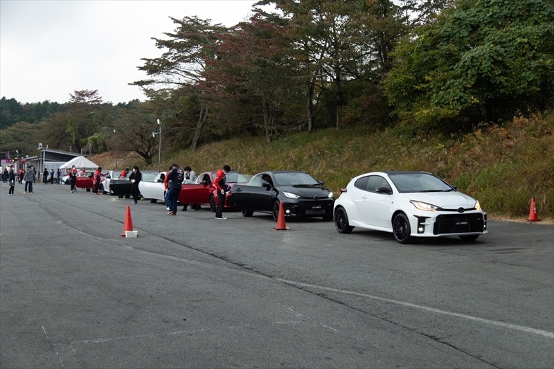 GRヤリス_ driving_20_R