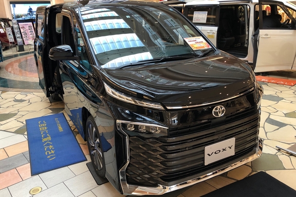 新型VOXY