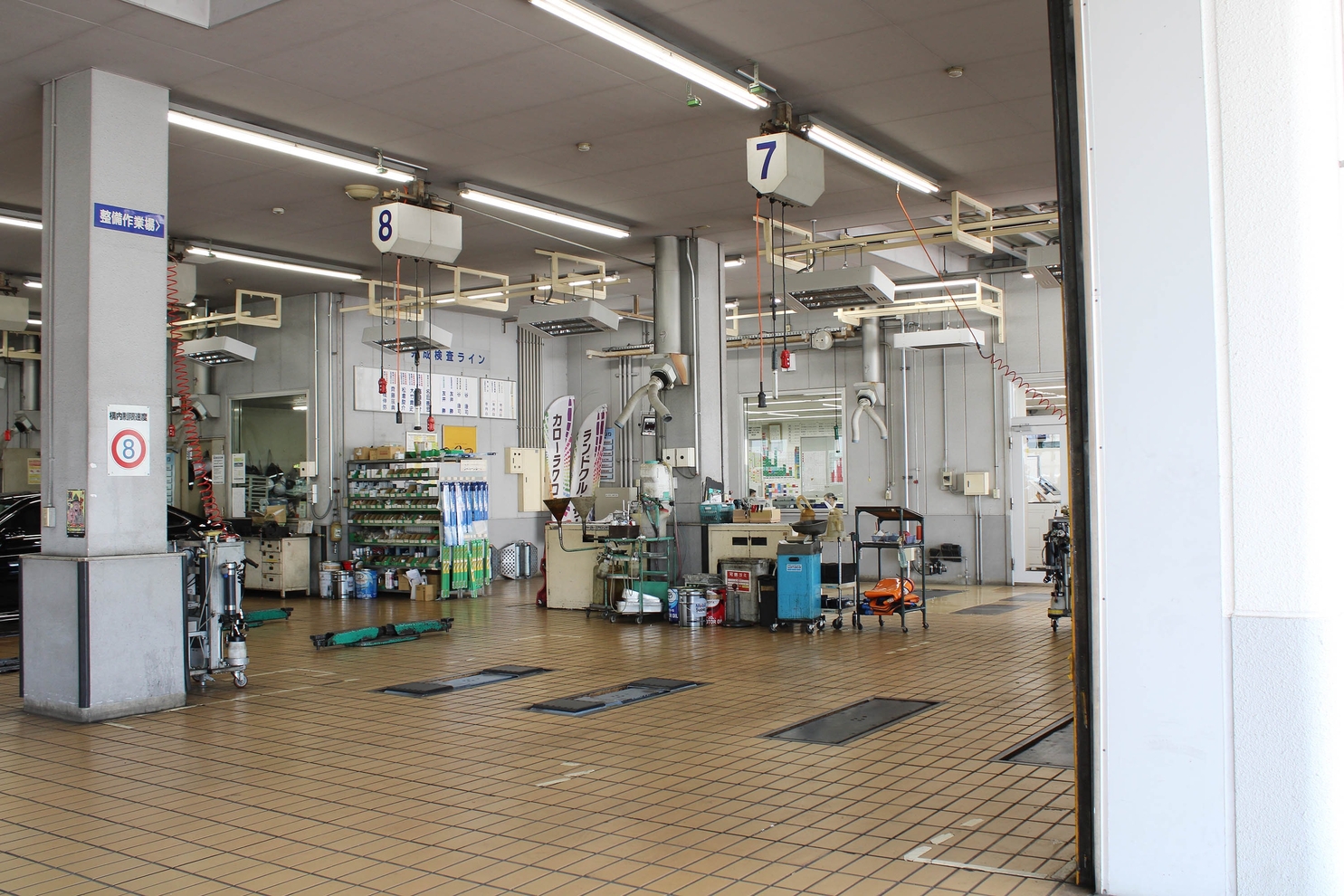 4263731_243-整備工場 - コピー