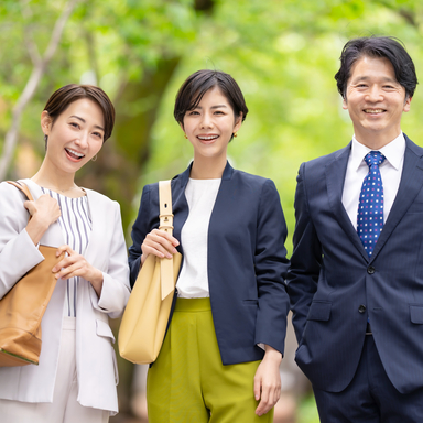 人３人