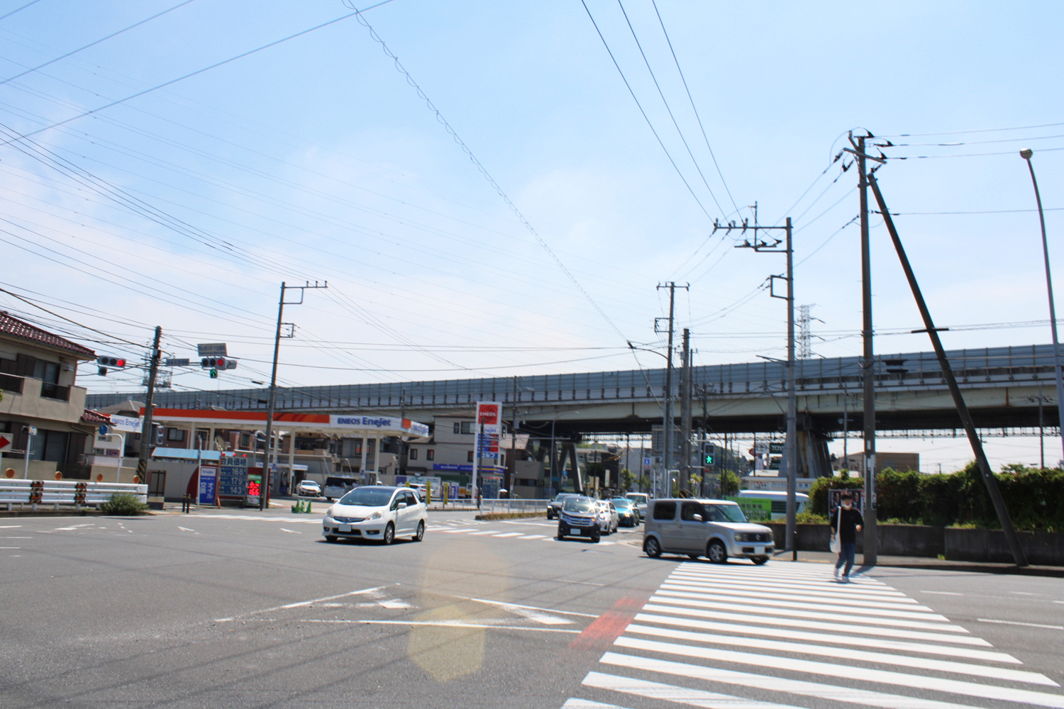 4163466_262_駅からの道のり3_交差点_