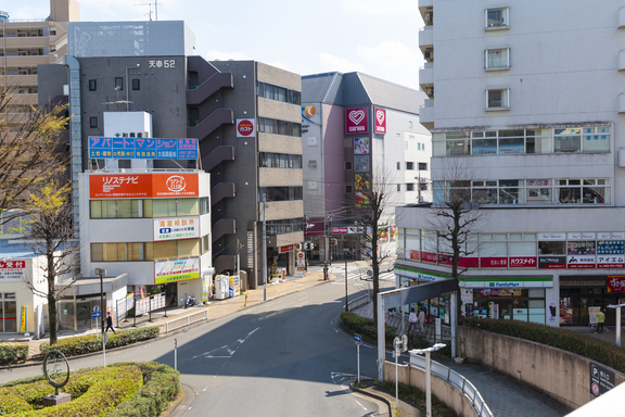 467_経路２南口ロータリーをハナミズキ通りへ