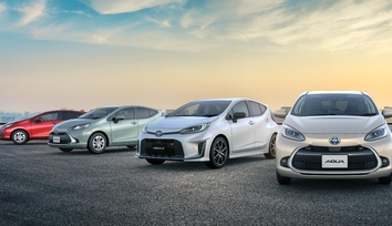 左から順にX（2WD）