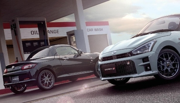 Photo（左）：GR SPORT（CVT）