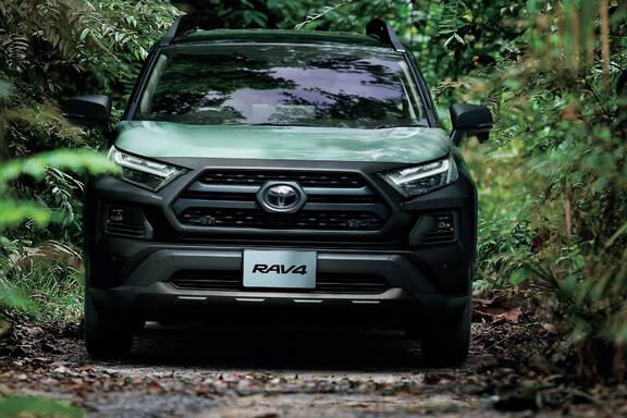 特別仕様車 Adventure “OFFROAD package Ⅱ”（ハイブリッド車）