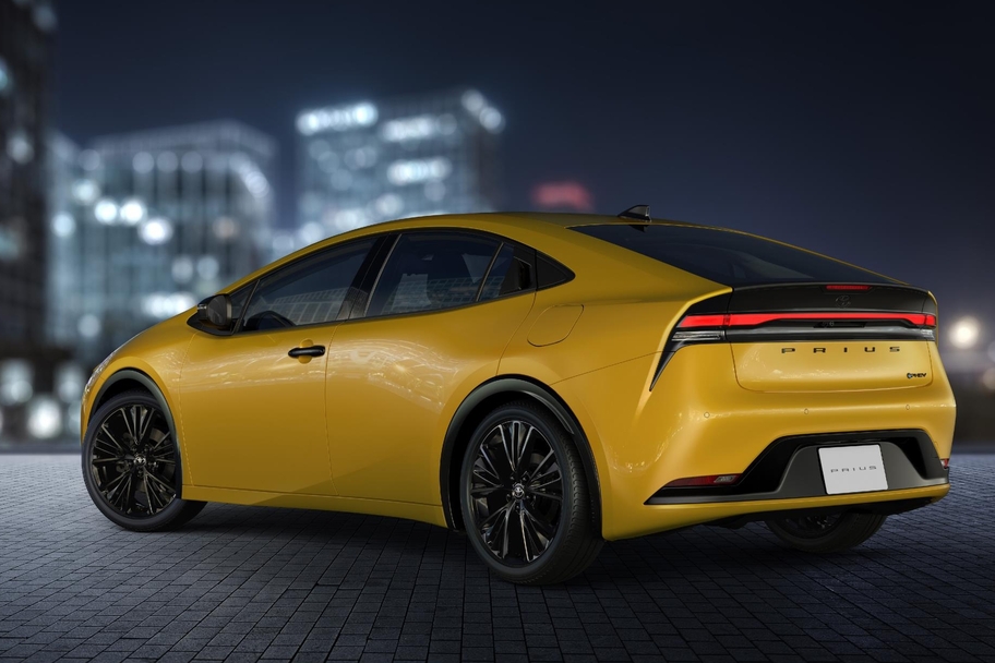 特別仕様車 G プラグインハイブリッド車 “Night Shade”(ベース車両はG プラグインハイブリッド車)