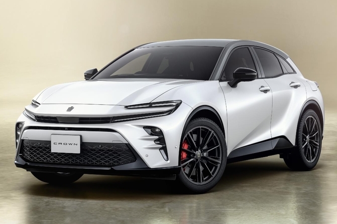 (左):特別仕様車 SPORT RS “THE 70th” (ベース車両はSPORT RS)