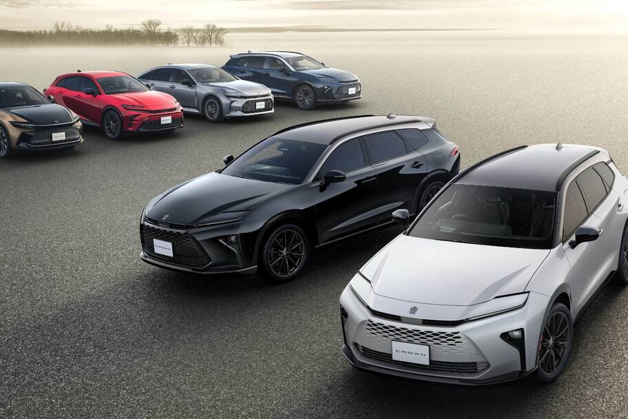 （前列右）：特別仕様車 ESTATE RS “THE 70th” （ベース車両はESTATE RS）