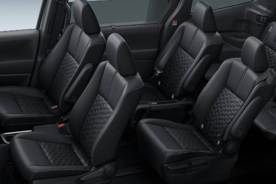 S-Z（ハイブリッド・2WD・7人乗り）