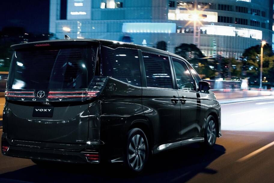 S-Z（ハイブリッド・2WD・7人乗り）