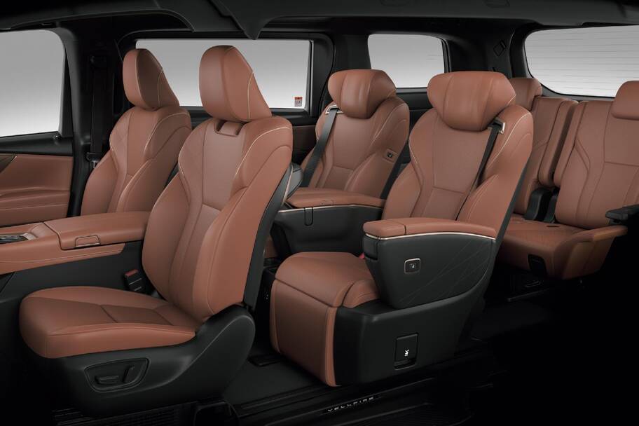 Executive Lounge（プラグインハイブリッド・E-Four）